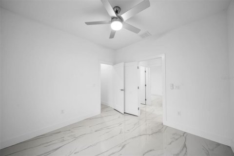 House in Cape Coral, Florida 3 bedrooms, 159.51 sq.m. № 1602349 - photo 27