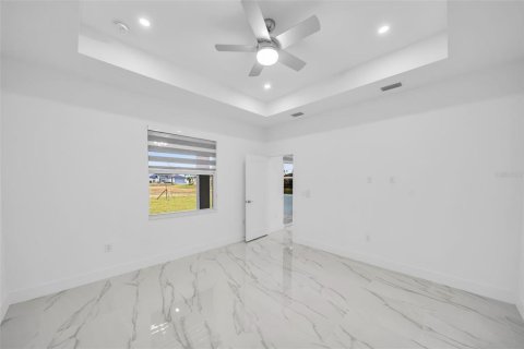 House in Cape Coral, Florida 3 bedrooms, 159.51 sq.m. № 1602349 - photo 17