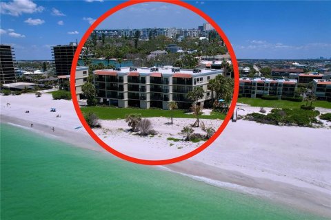 Copropriété à vendre à Treasure Island, Floride: 2 chambres, 103.59 m2 № 1542577 - photo 2