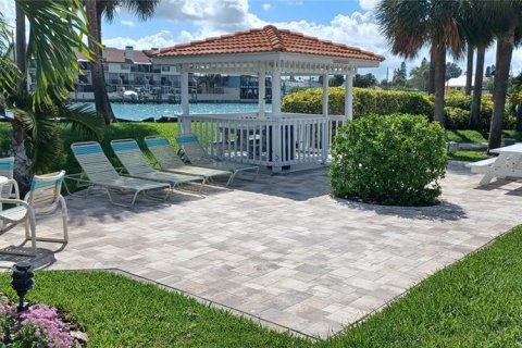 Copropriété à vendre à Treasure Island, Floride: 2 chambres, 103.59 m2 № 1542577 - photo 14