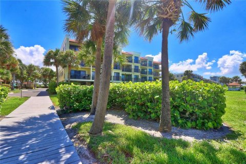 Copropriété à vendre à Treasure Island, Floride: 2 chambres, 103.59 m2 № 1542577 - photo 15