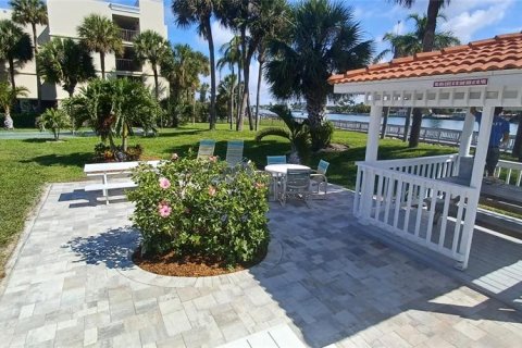 Copropriété à vendre à Treasure Island, Floride: 2 chambres, 103.59 m2 № 1542577 - photo 13