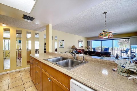 Copropriété à vendre à Treasure Island, Floride: 2 chambres, 103.59 m2 № 1542577 - photo 27