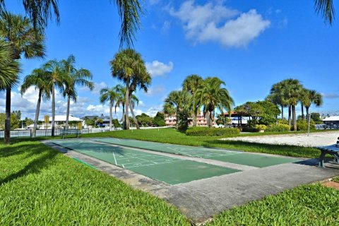 Copropriété à vendre à Treasure Island, Floride: 2 chambres, 103.59 m2 № 1542577 - photo 16