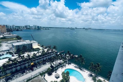 Condo in North Bay Village, Florida, 1 bedroom № 2170501 - photo 18
