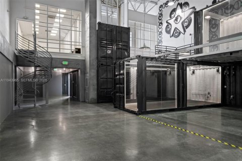 Купить коммерческую недвижимость в Майами, Флорида № 2000348 - фото 18