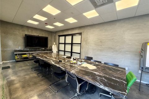 Купить коммерческую недвижимость в Майами, Флорида № 2000348 - фото 3