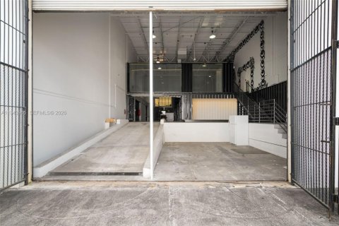 Купить коммерческую недвижимость в Майами, Флорида № 2000348 - фото 10