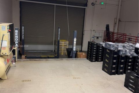 Купить коммерческую недвижимость в Майами, Флорида № 2000348 - фото 7