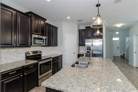 House in New Port Richey, Florida 5 bedrooms, 231.51 sq.m. № 2157833 - photo 11