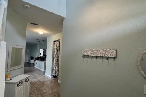House in New Port Richey, Florida 5 bedrooms, 231.51 sq.m. № 2157833 - photo 9