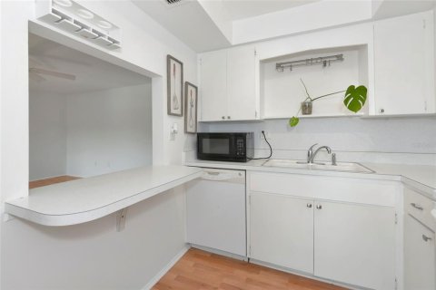 Condo in Venice, Florida, 2 bedrooms  № 1625341 - photo 9