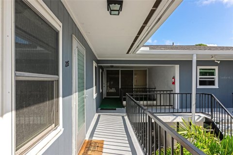 Condo in Venice, Florida, 2 bedrooms  № 1625341 - photo 4