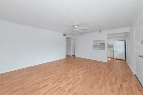 Condo in Venice, Florida, 2 bedrooms  № 1625341 - photo 6