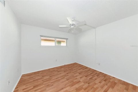 Condo in Venice, Florida, 2 bedrooms  № 1625341 - photo 18