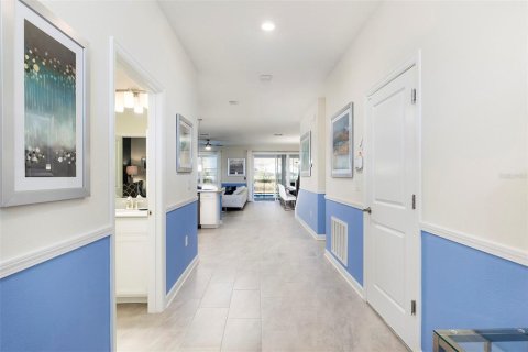 House in Davenport, Florida 8 bedrooms, 363.15 sq.m. № 1447461 - photo 2