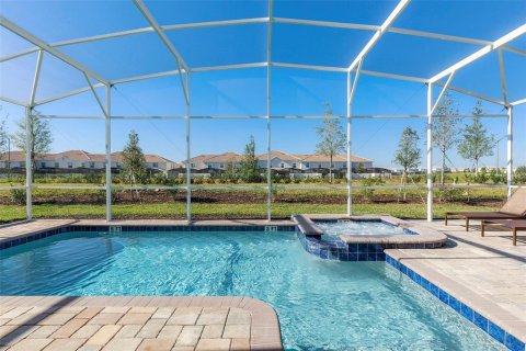 House in Davenport, Florida 8 bedrooms, 363.15 sq.m. № 1447461 - photo 29