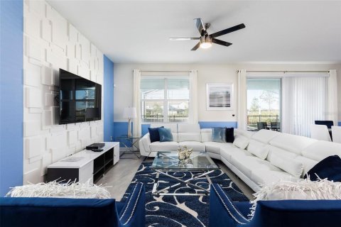 House in Davenport, Florida 8 bedrooms, 363.15 sq.m. № 1447461 - photo 7