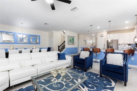 House in Davenport, Florida 8 bedrooms, 363.15 sq.m. № 1447461 - photo 8