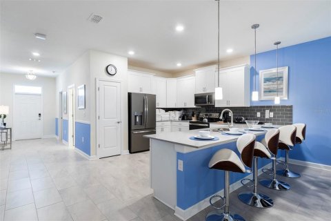 House in Davenport, Florida 8 bedrooms, 363.15 sq.m. № 1447461 - photo 5