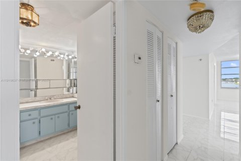 Купить кондоминиум в Майами, Флорида 2 спальни, 105.91м2, № 1965912 - фото 14