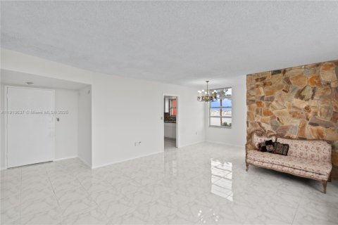 Купить кондоминиум в Майами, Флорида 2 спальни, 105.91м2, № 1965912 - фото 4