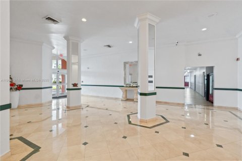 Купить кондоминиум в Майами, Флорида 2 спальни, 105.91м2, № 1965912 - фото 28