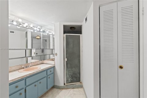 Купить кондоминиум в Майами, Флорида 2 спальни, 105.91м2, № 1965912 - фото 15