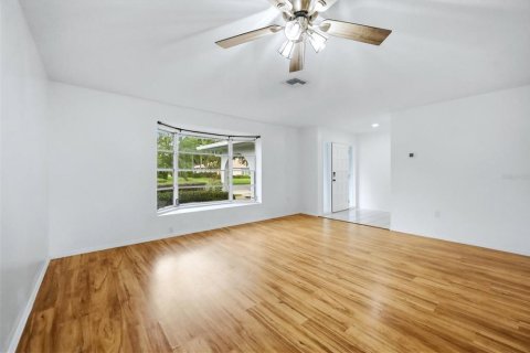 House in Sarasota, Florida 4 bedrooms, 151.43 sq.m. № 2367118 - photo 4