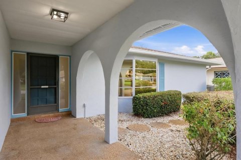 House in Sarasota, Florida 4 bedrooms, 151.43 sq.m. № 2367118 - photo 3