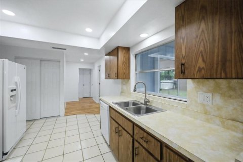 House in Sarasota, Florida 4 bedrooms, 151.43 sq.m. № 2367118 - photo 9