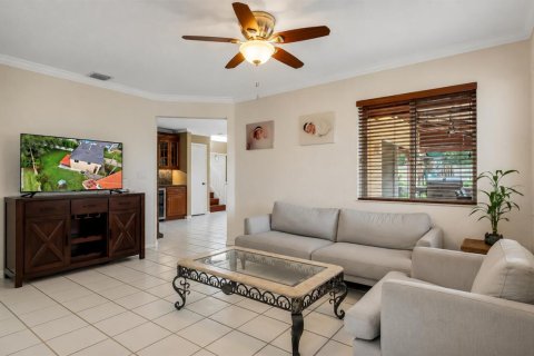 Villa ou maison à vendre à Hollywood, Floride: 3 chambres, 190.26 m2 № 2087415 - photo 13