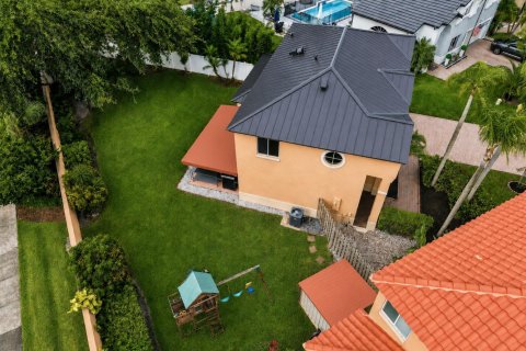 Villa ou maison à vendre à Hollywood, Floride: 3 chambres, 190.26 m2 № 2087415 - photo 2