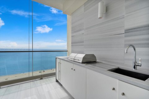 Condo in Sunny Isles Beach, Florida, 4 bedrooms  № 1867073 - photo 16