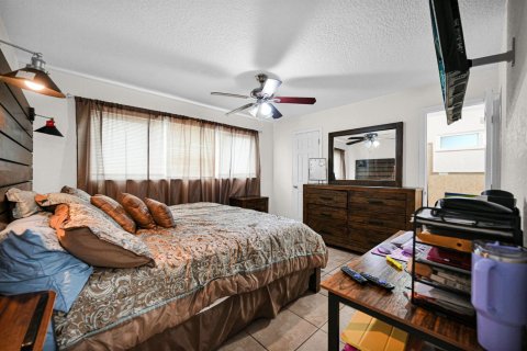 Villa ou maison à vendre à Lauderdale Lakes, Floride: 3 chambres, 175.68 m2 № 2087435 - photo 19