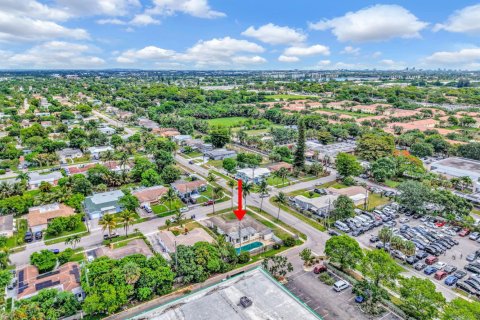 Villa ou maison à vendre à Lauderdale Lakes, Floride: 3 chambres, 175.68 m2 № 2087435 - photo 10
