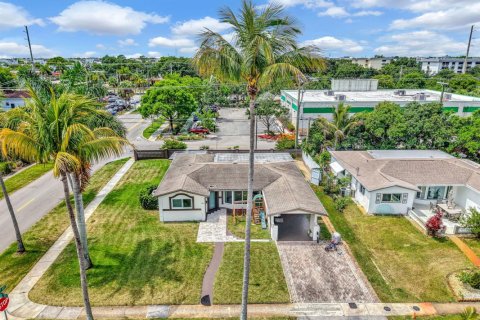 Villa ou maison à vendre à Lauderdale Lakes, Floride: 3 chambres, 175.68 m2 № 2087435 - photo 17