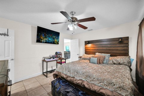 Villa ou maison à vendre à Lauderdale Lakes, Floride: 3 chambres, 175.68 m2 № 2087435 - photo 21