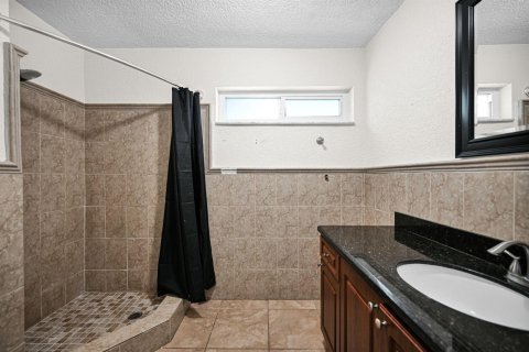 Villa ou maison à vendre à Lauderdale Lakes, Floride: 3 chambres, 175.68 m2 № 2087435 - photo 24