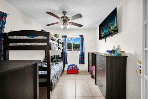 Villa ou maison à vendre à Lauderdale Lakes, Floride: 3 chambres, 175.68 m2 № 2087435 - photo 28