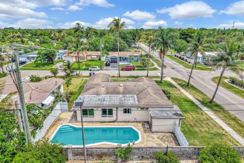 Villa ou maison à vendre à Lauderdale Lakes, Floride: 3 chambres, 175.68 m2 № 2087435 - photo 18
