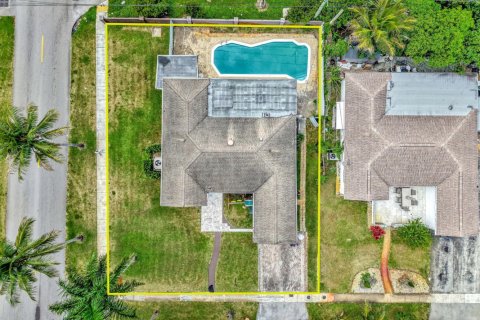 Villa ou maison à vendre à Lauderdale Lakes, Floride: 3 chambres, 175.68 m2 № 2087435 - photo 6