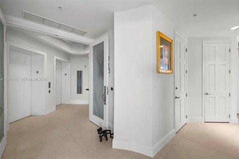 Condominio en venta en Coral Gables, Florida, 3 dormitorios, 195.09 m2 № 2038328 - foto 8