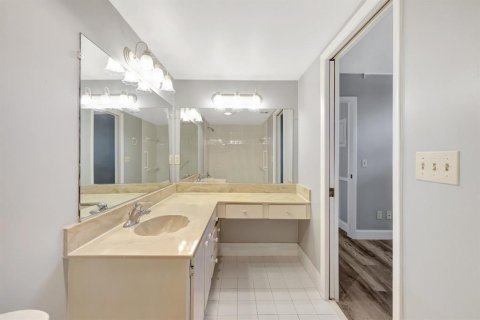 Condo in Stuart, Florida, 1 bedroom № 2190273 - photo 18