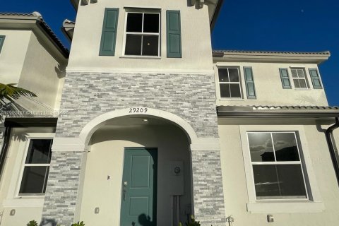 Casa en venta en Miami, Florida, 3 dormitorios, 131.27 m2 № 1967440 - foto 1