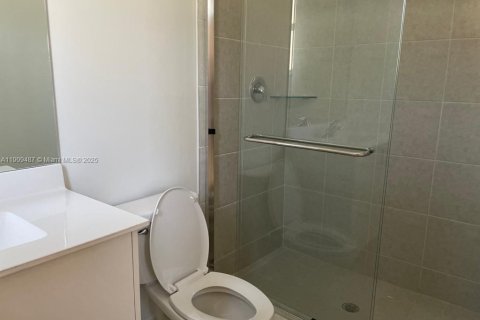 Casa en venta en Miami, Florida, 3 dormitorios, 131.27 m2 № 1967440 - foto 8