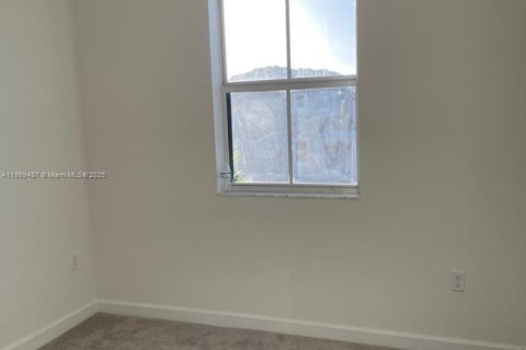 Casa en venta en Miami, Florida, 3 dormitorios, 131.27 m2 № 1967440 - foto 14