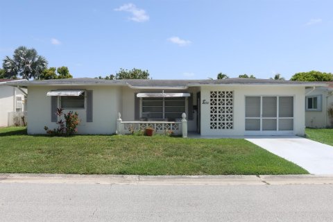 House in Margate, Florida 2 bedrooms, 147.44 sq.m. № 2261525