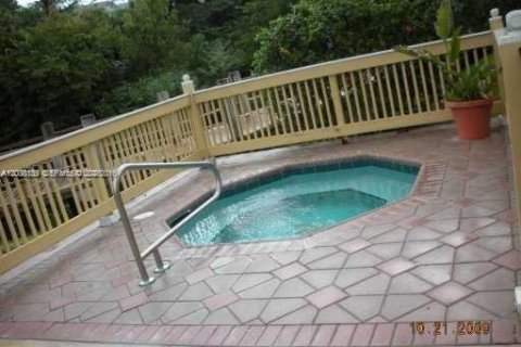 Condo in Pompano Beach, Florida, 1 bedroom № 2086580 - photo 7