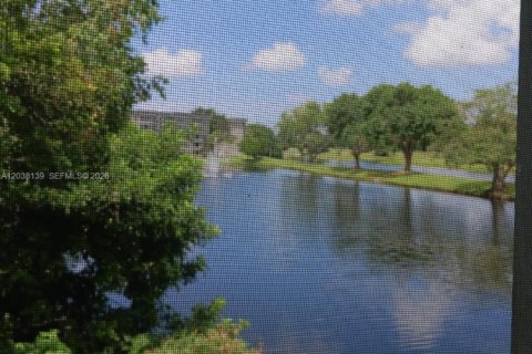 Condo in Pompano Beach, Florida, 1 bedroom № 2086580 - photo 5